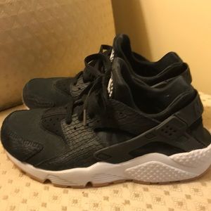 Nike Black Women’s Huarache